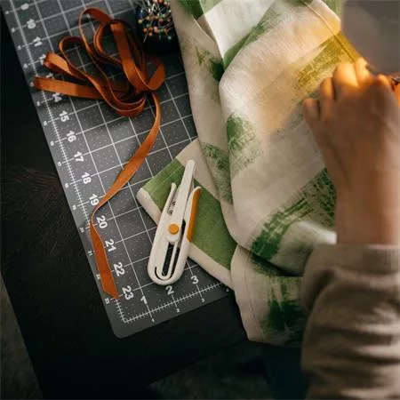 Cérnavágó olló, FISKARS "Soft Grip"