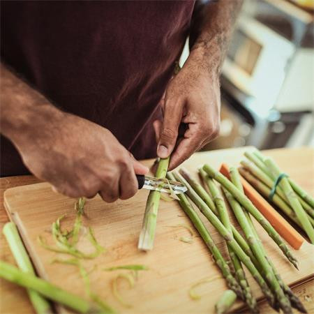 Rögzített pengés hámozó, FISKARS