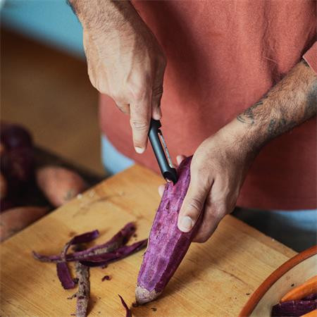 Forgópengés hámozó, FISKARS