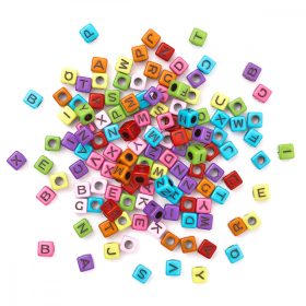   Betű gyöngyök, színes kocka, fekete betűk, kb. 160 db/csomag